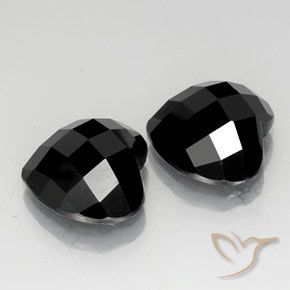 Shop natural 13.94ct ブラック スピネル gems, 心臓, from タイ at GemSelect. In stock, global shipping!