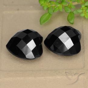 Shop natural 13.93ct ブラック スピネル gems, 心臓, from タイ at GemSelect. In stock, global shipping!