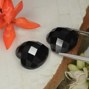Shop natural 14.66ct ブラック スピネル gems, 心臓, from タイ at GemSelect. In stock, global shipping!