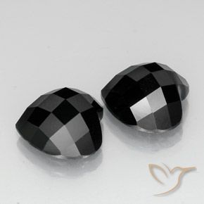 Shop natural 13.56ct ブラック スピネル gems, 心臓, from タイ at GemSelect. In stock, global shipping!