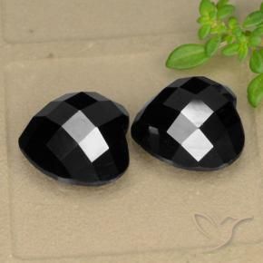 Shop natural 14.22ct ブラック スピネル gems, 心臓, from タイ at GemSelect. In stock, global shipping!