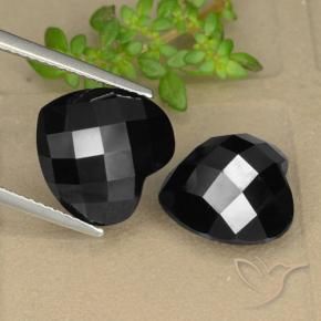 Shop natural 13.85ct ブラック スピネル gems, 心臓, from タイ at GemSelect. In stock, global shipping!