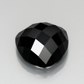 11.46カラットの天然黒スピネル（14.1×13.8 mm・トリリアント）
