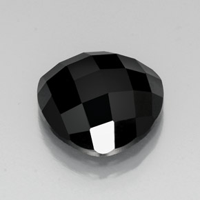10.65カラットの天然黒スピネル（14.1×13.8 mm・トリリアント）