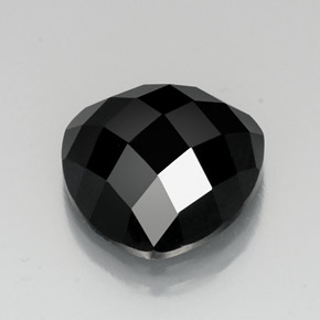 11.40カラットの天然黒スピネル（14.1×13.8 mm・トリリアント）