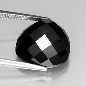 11.37カラットの天然黒スピネル（14.1×10.8 mm・トリリアント）