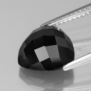 4.21カラットの天然黒スピネル（10.1×9.8 mm・トリリアント）