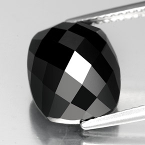 7.53カラットの天然黒スピネル（12.1×10.1 mm・クッションカット）