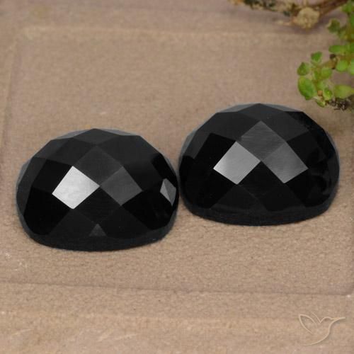 Shop natural 15.19ct ブラック スピネル gems, クッション, from タイ at GemSelect. In stock, global shipping!