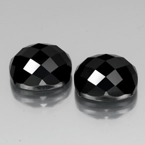 15.01カラットの天然ショールスピネル（12×10.1 mm・クッションカット）