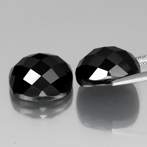 15.01カラットの天然ショールスピネル（12×10.1 mm・クッションカット）