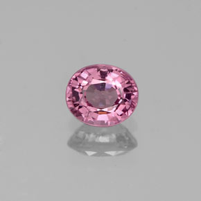 0.56カラットの天然紫がかったピンクスピネル（5.3×4.6 mm・オーバルカット）
