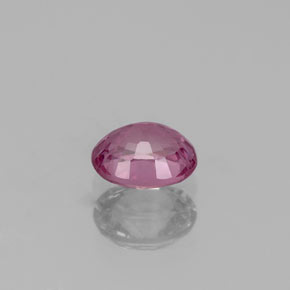 0.56カラットの天然紫がかったピンクスピネル（5.3×4.6 mm・オーバルカット）