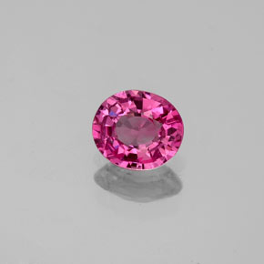 0.74カラットの天然ピンクがかった紫スピネル（6×5.2 mm・オーバルカット）