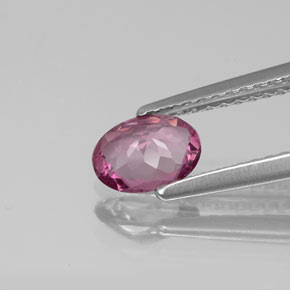 0.59カラットの天然紫がかったピンクスピネル（6.3×4.7 mm・オーバルカット）