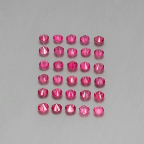 カラットの天然ピンクレッドスピネル（2.70 mm・ラウンドカット）