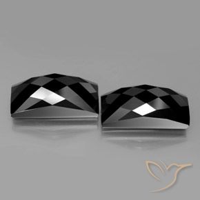 Shop natural 25.72ct ゴールドシーンのあるブラック スピネル gems, バゲット, from タイ at GemSelect. In stock, global shipping!