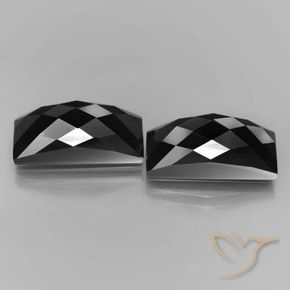 Shop natural 25.07ct ゴールドシーンのあるブラック スピネル gems, バゲット, from タイ at GemSelect. In stock, global shipping!