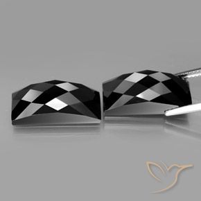 Shop natural 25.01ct ゴールドシーンのあるブラック スピネル gems, バゲット, from タイ at GemSelect. In stock, global shipping!