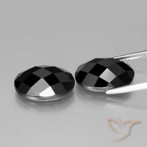 Shop natural 13.46ct ブラック スピネル gems, 楕円形, from タイ at GemSelect. In stock, global shipping!