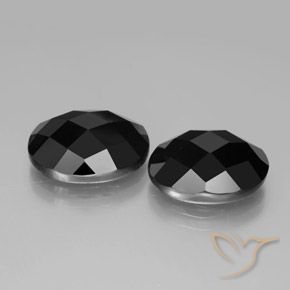 Shop natural 15.75ct ブラック スピネル gems, 楕円形, from タイ at GemSelect. In stock, global shipping!
