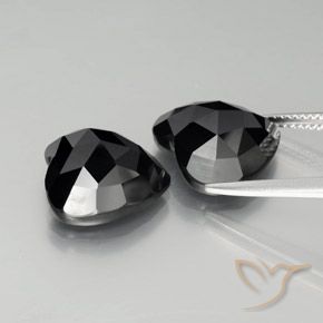 Shop natural 17.07ct ブラック スピネル gems, 心臓, from タイ at GemSelect. In stock, global shipping!