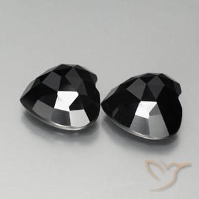 Shop natural 17.60ct ブラック スピネル gems, 心臓, from タイ at GemSelect. In stock, global shipping!