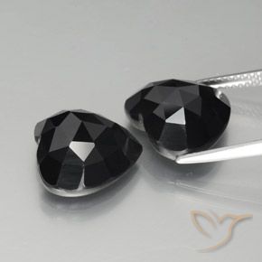 Shop natural 17.48ct ブラック スピネル gems, 心臓, from タイ at GemSelect. In stock, global shipping!