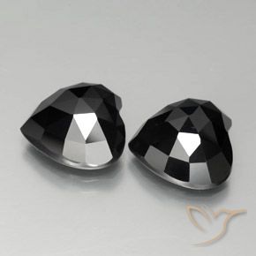 Shop natural 17.73ct ブラック スピネル gems, 心臓, from タイ at GemSelect. In stock, global shipping!