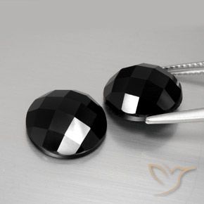 Shop natural 13.84ct ブラック スピネル gems, ラウンド, from タイ at GemSelect. In stock, global shipping!