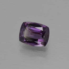 1.06カラットの天然ディープパープルスピネル（6.7×5.2 mm・クッションカット）