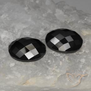 Shop natural 23.18ct ブラック スピネル gems, 楕円形, from タイ at GemSelect. In stock, global shipping!