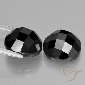 Shop natural 9.97ct ブラック スピネル gems, ラウンド, from タイ at GemSelect. In stock, global shipping!