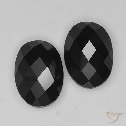 Shop natural 14.31ct ブラック スピネル gems, 楕円形, from タイ at GemSelect. In stock, global shipping!