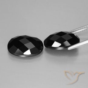 Shop natural 12.42ct ブラック スピネル gems, 楕円形, from タイ at GemSelect. In stock, global shipping!