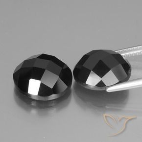Shop natural 13.75ct ブラック スピネル gems, ラウンド, from タイ at GemSelect. In stock, global shipping!