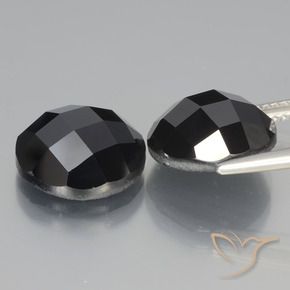 Shop natural 14.23ct ブラック スピネル gems, ラウンド, from タイ at GemSelect. In stock, global shipping!