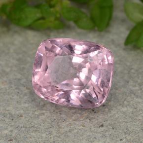 1.57カラットの天然ミディアム薄いパープルスピネル（6.9×5.7 mm・クッションカット）
