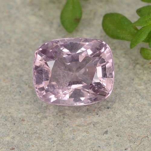 1.29ct 天然 非常に薄いピンクがかった紫 スピネル, クッション, VS