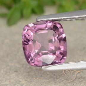 1.51カラットの天然濃いラベンダースピネル（6.8×6.5 mm・クッションカット）