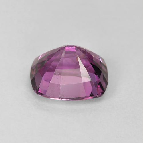 1.46カラットの天然濃いラベンダースピネル（6.9×5.8 mm・クッションカット）