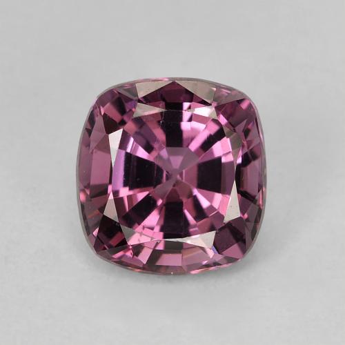 1.28カラットの天然ボイセンベリーパープルスピネル（6.4×6.1 mm・クッションカット）