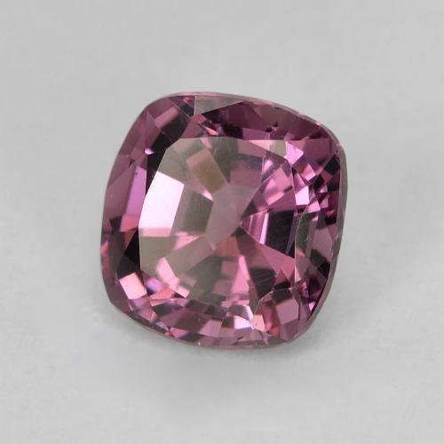 1.28カラットの天然ボイセンベリーパープルスピネル（6.4×6.1 mm・クッションカット）
