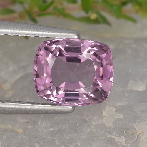1.35ct 天然 ミディアムパープル スピネル, クッション, VVS