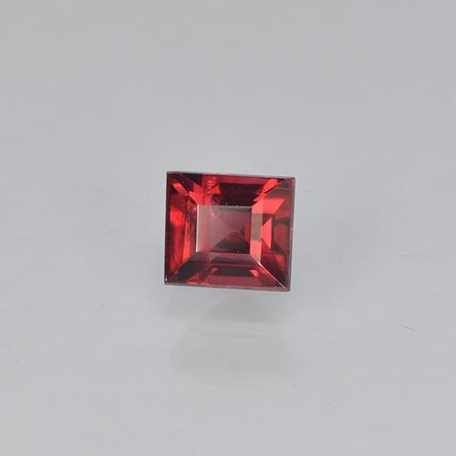 0.32カラットの天然ダークレッドスピネル（3.7×3.3 mm・バゲット）