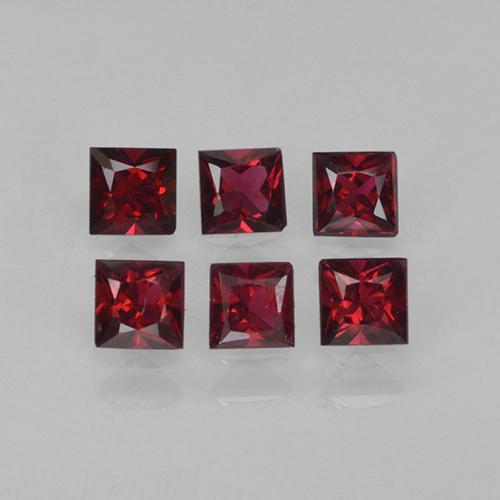 0.88カラットの天然ダークレッドスピネル（3×3 mm・四角）