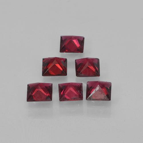 0.88カラットの天然ダークレッドスピネル（3×3 mm・四角）