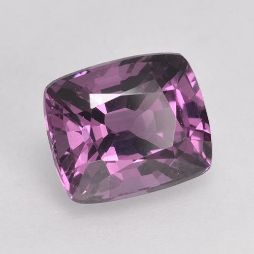 1.68カラットの天然ダークパープルスピネル（7.2×6.1 mm・クッションカット）