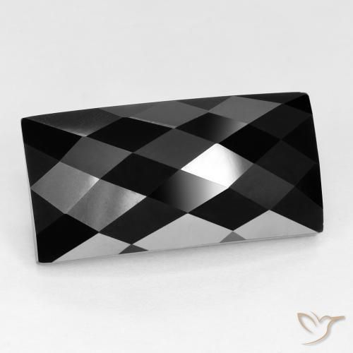 15.29カラットの天然黒スピネル（19.9×10.1 mm・バゲット）