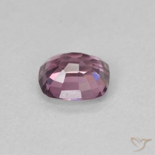 0.50カラットの天然Medium Dark-Purpleスピネル（4.9×4.2 mm・クッションカット）